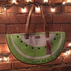 Luv Betsey Kiwi purse 🥝